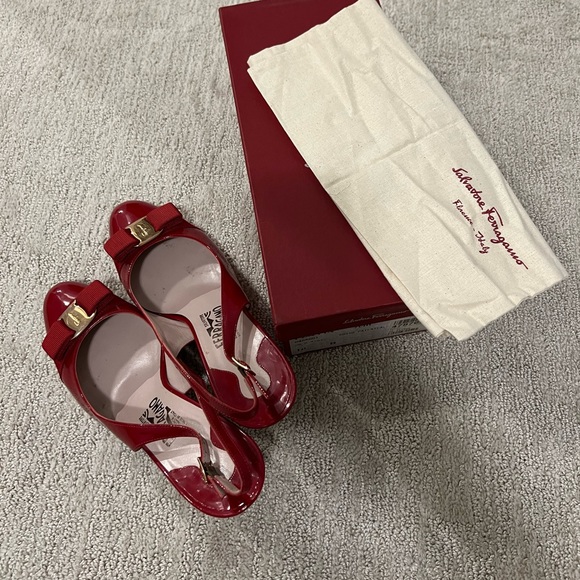 SOLD! Salvatore Ferragamo Red Flavia Slingback Heels - Size 10 - Picture 9 of 15